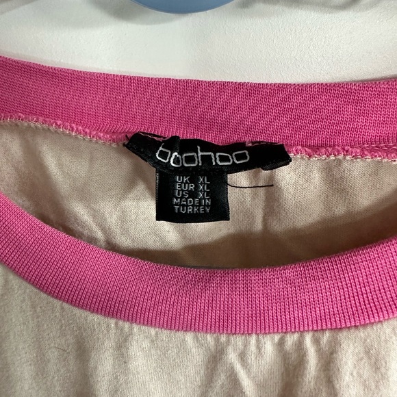 Cute graphic style tee - Picture 3 of 3